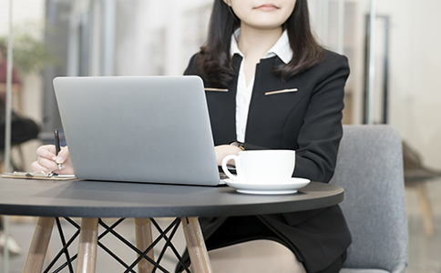 剛開始創(chuàng)業(yè)，注冊公司還是注冊個體工商戶？